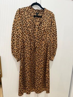 Ann Taylor Leopard Print Dress Size 4 NWOT Midi Long Sleeve Button Front